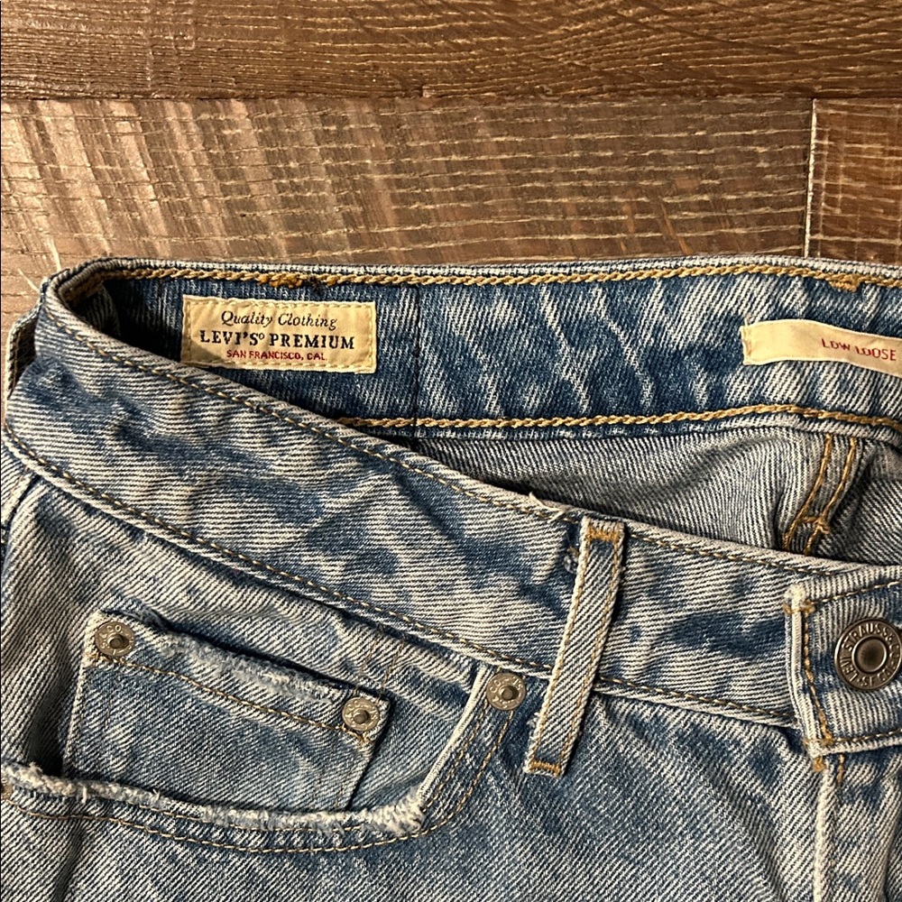 Levi’s Low Loose Women's Jeans - Picture 3 of 7